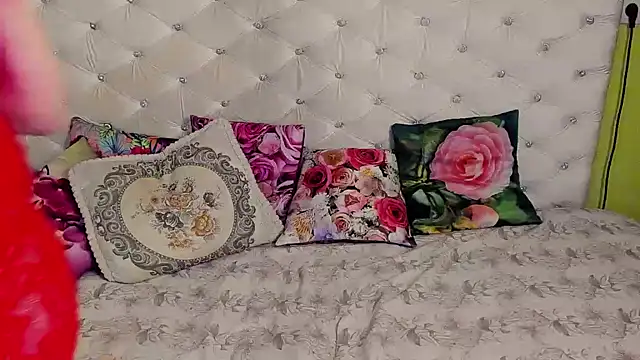 DoraMay online show from 11/12/25, 07:46