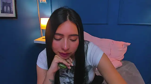 Snapshot of isabella_jade chatting on 12/30/24, 10:55 isabella jade online show from 12/30/24, 10:55