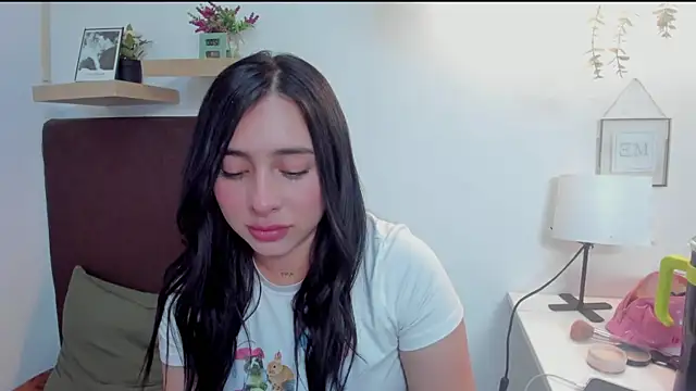 Snapshot of isabella_jade chatting on 01/11/25, 10:51 isabella jade online show from 01/11/25, 10:51