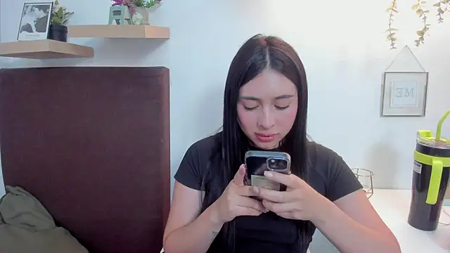 Snapshot of isabella_jade chatting on 01/30/25, 10:41 isabella jade online show from 01/30/25, 10:41