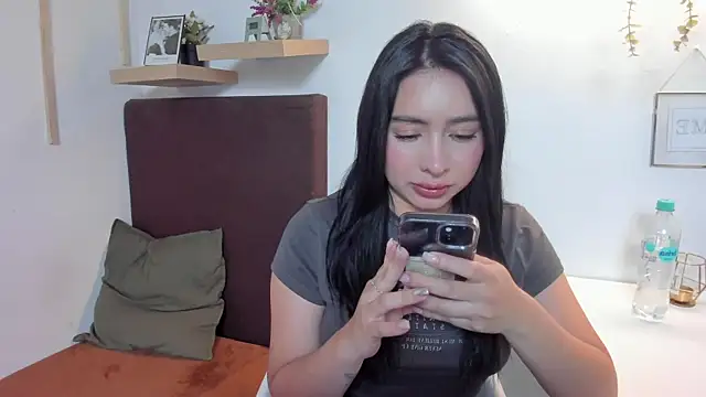 Snapshot of isabella_jade chatting on 02/04/25, 04:18 isabella jade online show from 02/04/25, 04:18