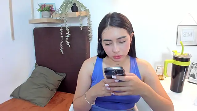 Snapshot of isabella_jade chatting on 03/06/25, 06:37 isabella jade online show from 03/06/25, 06:37