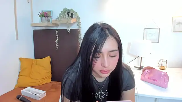 Snapshot of isabella_jade chatting on 03/18/25, 12:38 isabella jade online show from 03/18/25, 12:38