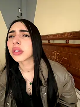 Snapshot of isabella_jade chatting on 09/09/25, 01:43 isabella jade online show from 09/09/25, 01:43