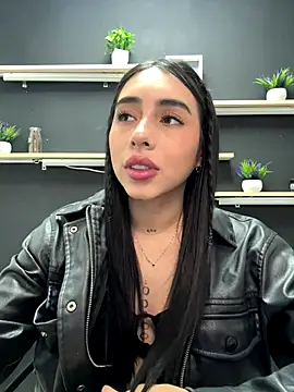 isabella jade online show from 11/27/25, 10:01