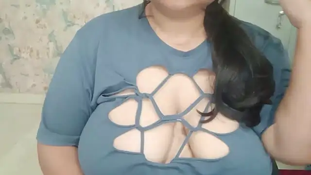 Snapshot of yoursnishaa chatting on 02/14/26, 04:15 yoursnishaa online show from 02/14/26, 04:15