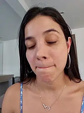 Snapshot of miaeyes chatting on 12/06/24, 06:28 miaeyes online show from 12/06/24, 06:28