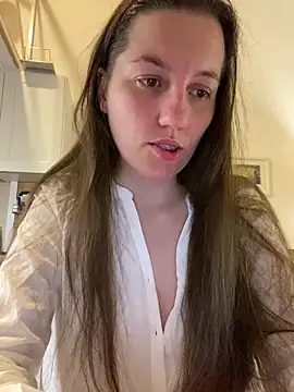 Nicole-Ray online show from 10/05/25, 08:29