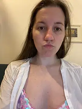 Nicole-Ray online show from 10/12/25, 10:14