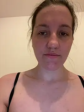 Nicole-Ray online show from 05/05/26, 08:17