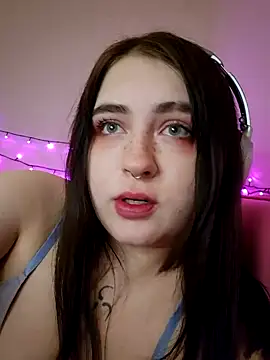 Snapshot of Yammy_Yumi chatting on 01/20/25, 12:25 Yammy Yumi online show from 01/20/25, 12:25