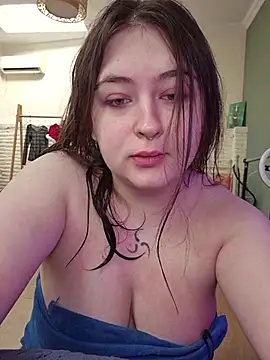 Yammy Yumi online show from 06/26/26, 02:21