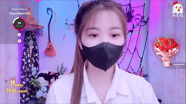 hen237 online show from 10/31/25, 10:33