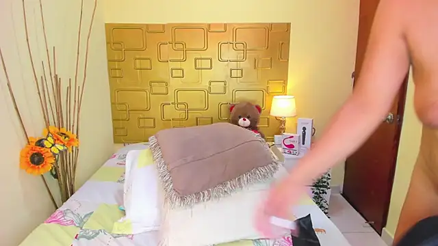 Julia Haye online show from 03/02/25, 10:14