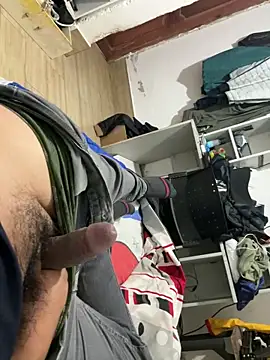 Snapshot of elvis0966 chatting on 01/04/25, 11:38 elvis0966 online show from 01/04/25, 11:38