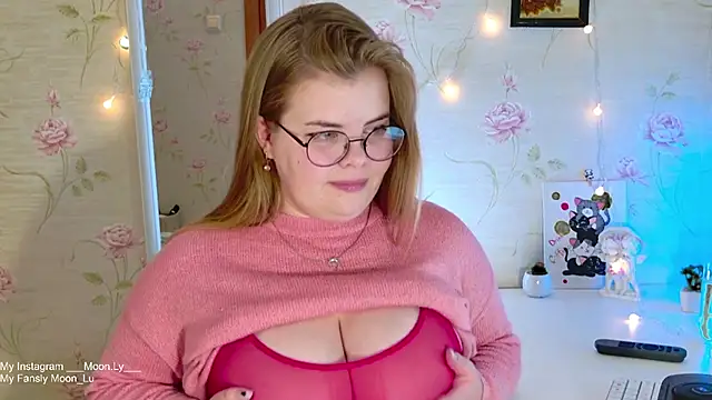 sinnamon  online show from 11/07/25, 04:18