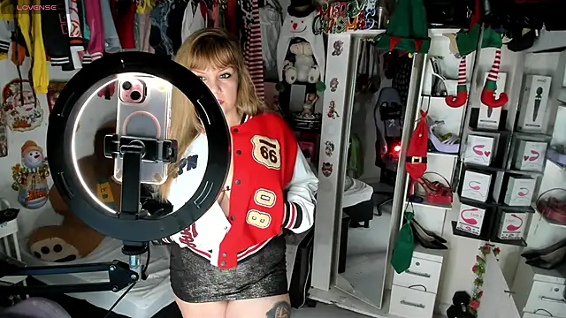 Snapshot of allsson_queen chatting on 01/05/26, 10:02 allsson queen online show from 01/05/26, 10:02