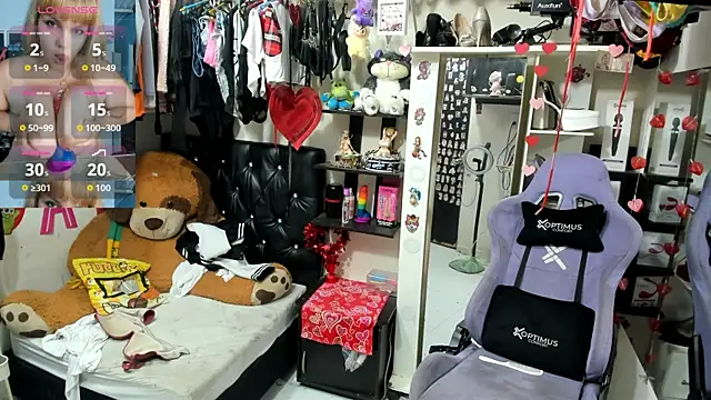 Snapshot of allsson_queen chatting on 02/07/26, 06:00 allsson queen online show from 02/07/26, 06:00