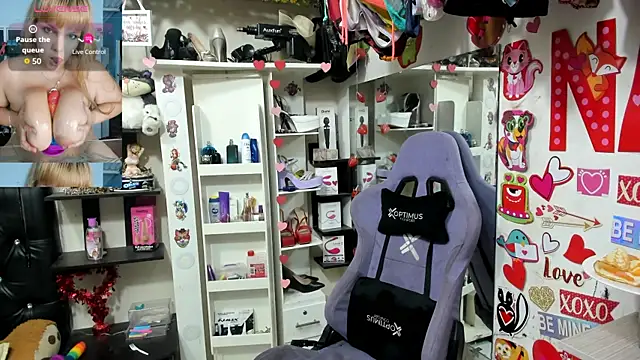 Snapshot of allsson_queen chatting on 02/27/26, 08:09 allsson queen online show from 02/27/26, 08:09