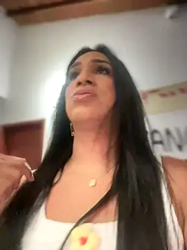 Ashly Miller online show from 10/15/25, 08:09