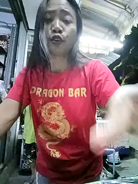 Snapshot of KinkyKit_May chatting on 12/20/24, 02:05 KinkyKit May online show from 12/20/24, 02:05