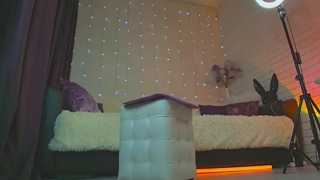 pepper cat  online show from 02/01/25, 06:43