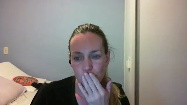 Annylove1 online show from 10/19/25, 12:22