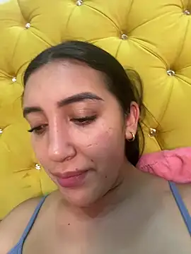 Snapshot of Hannahoff chatting on 02/04/25, 04:59 Hannahoff online show from 02/04/25, 04:59