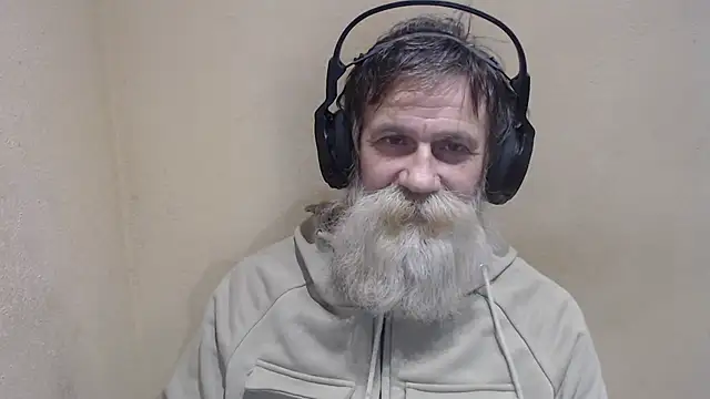 Snapshot of AlexNudo chatting on 12/25/24, 08:40 AlexNudo online show from 12/25/24, 08:40