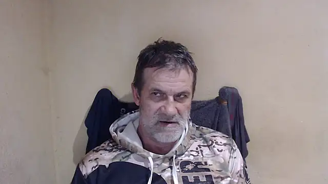 Snapshot of AlexNudo chatting on 09/15/25, 07:25 AlexNudo online show from 09/15/25, 07:25