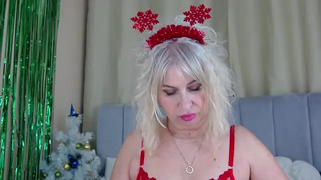 Snapshot of Barbie_Blond_ chatting on 12/27/24, 02:33 Barbie Blond  online show from 12/27/24, 02:33