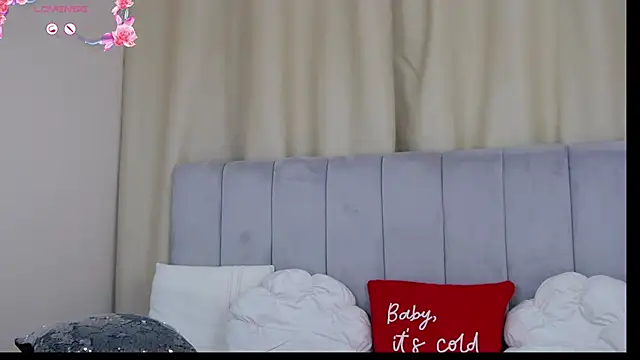 Snapshot of Barbie_Blond_ chatting on 11/01/25, 07:10 Barbie Blond online show from 11/01/25, 07:10