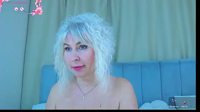 Snapshot of Barbie_Blond_ chatting on 11/04/25, 07:18 Barbie Blond online show from 11/04/25, 07:18