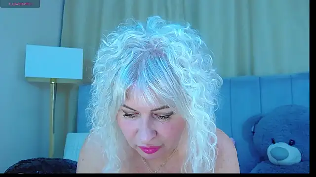 Barbie Blond  online show from 05/12/26, 06:10