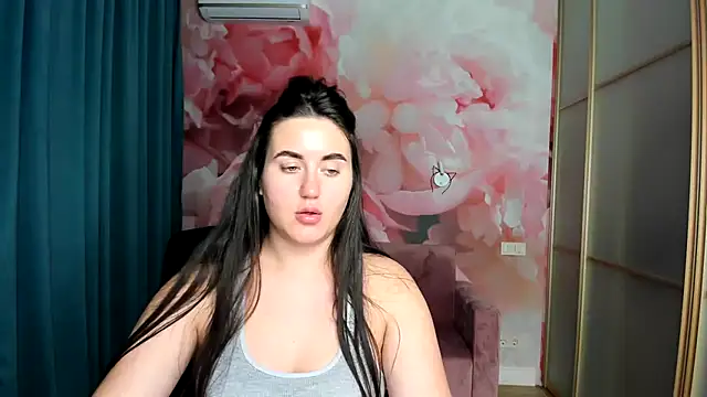 Snapshot of Roxie_Bradley chatting on 12/15/24, 12:51 Roxie Bradley online show from 12/15/24, 12:51
