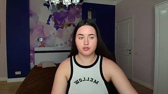 Snapshot of Roxie_Bradley chatting on 12/17/24, 08:23 Roxie Bradley online show from 12/17/24, 08:23