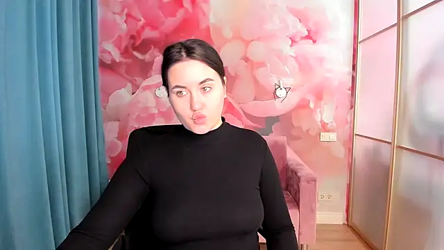 Snapshot of Roxie_Bradley chatting on 12/28/24, 07:22 Roxie Bradley online show from 12/28/24, 07:22