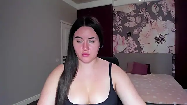 Snapshot of Roxie_Bradley chatting on 09/15/25, 05:51 Roxie Bradley online show from 09/15/25, 05:51