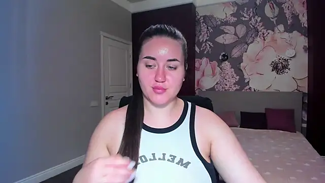 Snapshot of Roxie_Bradley chatting on 09/19/25, 05:53 Roxie Bradley online show from 09/19/25, 05:53