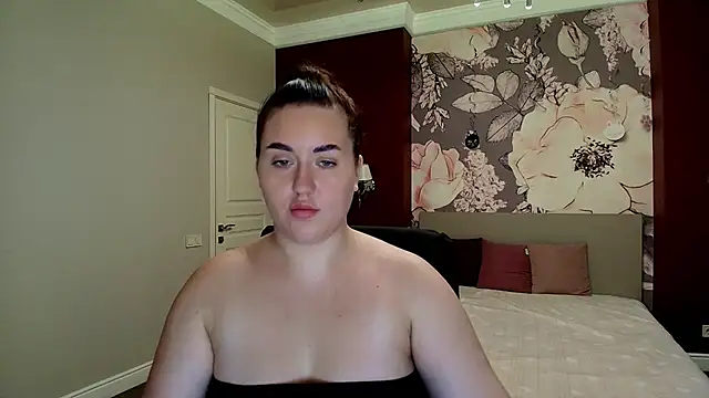 Snapshot of Roxie_Bradley chatting on 09/30/25, 06:18 Roxie Bradley online show from 09/30/25, 06:18