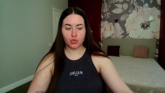 Roxie Bradley online show from 04/30/26, 05:58