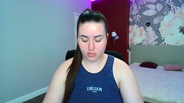 Roxie Bradley online show from 05/01/26, 05:56