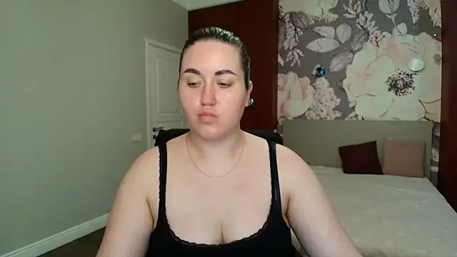 Roxie Bradley online show from 05/20/26, 05:46