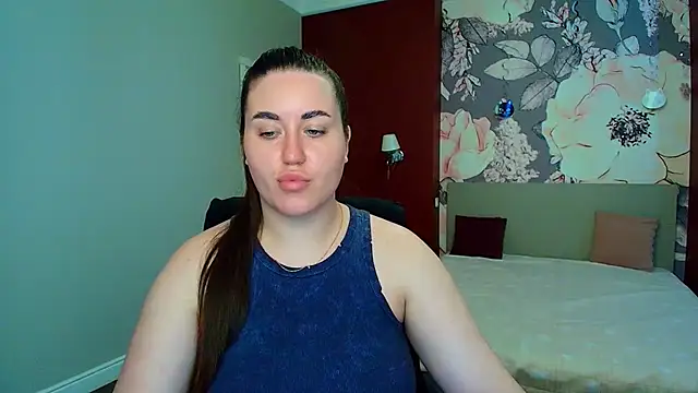 Roxie Bradley online show from 05/25/26, 05:46