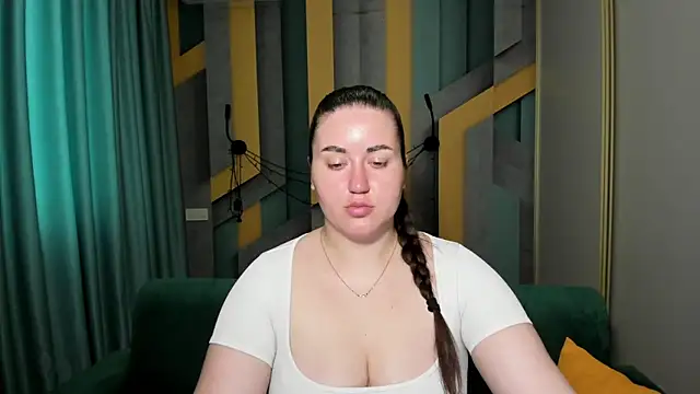 Roxie Bradley online show from 06/03/26, 05:43