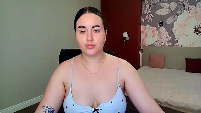 Roxie Bradley online show from 06/10/26, 05:39