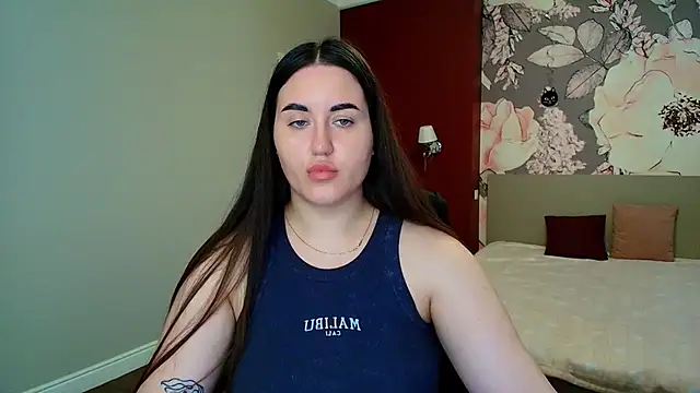 Roxie Bradley online show from 06/15/26, 05:31