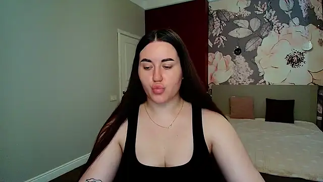 Roxie Bradley online show from 06/24/26, 05:39
