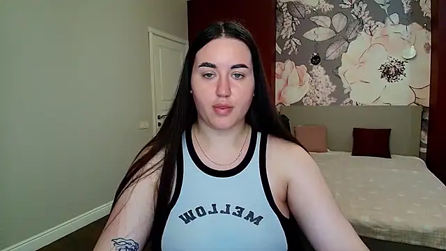 Roxie Bradley online show from 06/25/26, 05:45