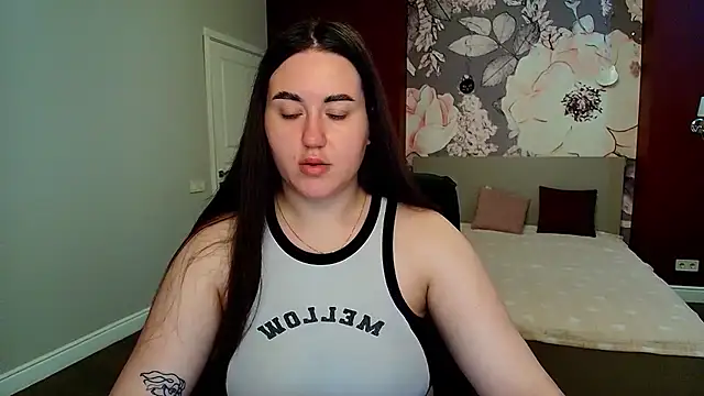 Roxie Bradley online show from 06/27/26, 05:34